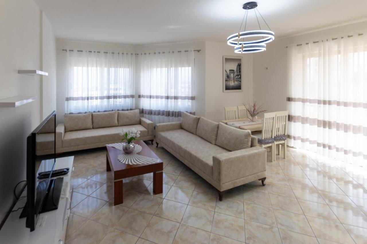 Spacious 2 Bedroom Apartment In Durres Beach Exterior photo