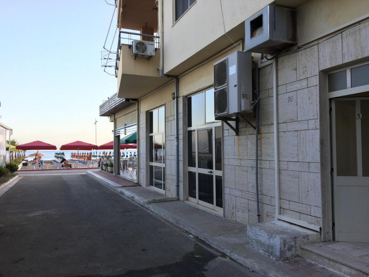 Spacious 2 Bedroom Apartment In Durres Beach Exterior photo