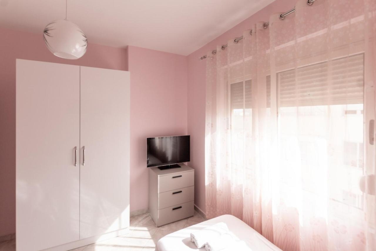 Spacious 2 Bedroom Apartment In Durres Beach Exterior photo